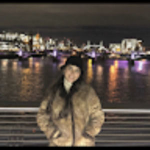 Meet your Posher, Daniela